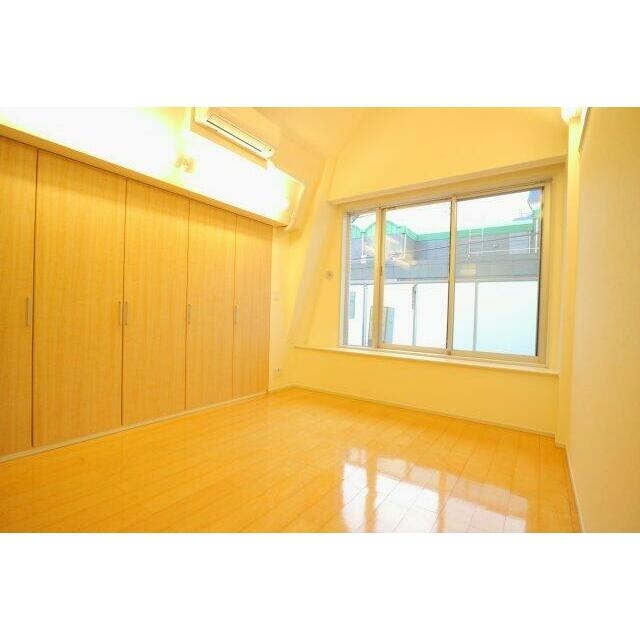 お部屋探しは株式会社 タウンハウジング までお気軽にお問合せ下さい。
クレジットカード決済・首都圏を中心直営143店舗 仲介件数全国2位の豊富な実績!諸費用・審査等・何でもご相談下さい。