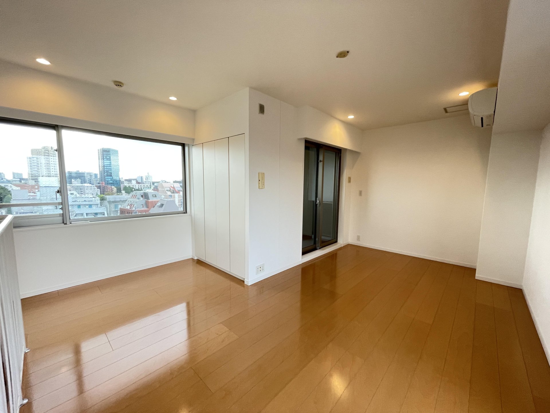 お部屋探しは株式会社 タウンハウジング までお気軽にお問合せ下さい。
クレジットカード決済・首都圏を中心直営143店舗 仲介件数全国2位の豊富な実績!諸費用・審査等・何でもご相談下さい。