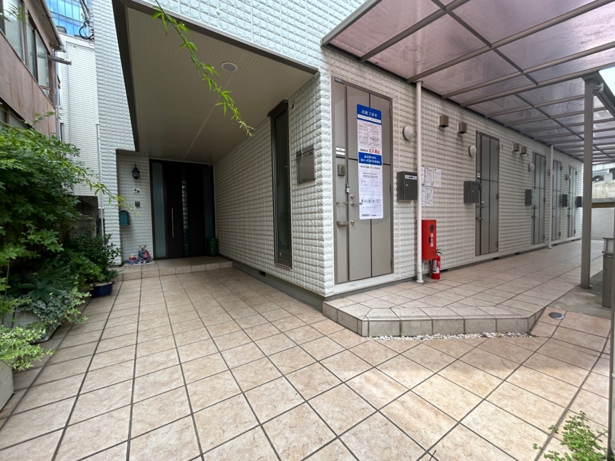 部屋探しは株式会社 タウンハウジング までお気軽にお問合せ下さい。
クレジットカード決済・首都圏を中心直営143店舗 仲介件数全国2位の豊富な実績!諸費用・審査等・何でもご相談下さい。