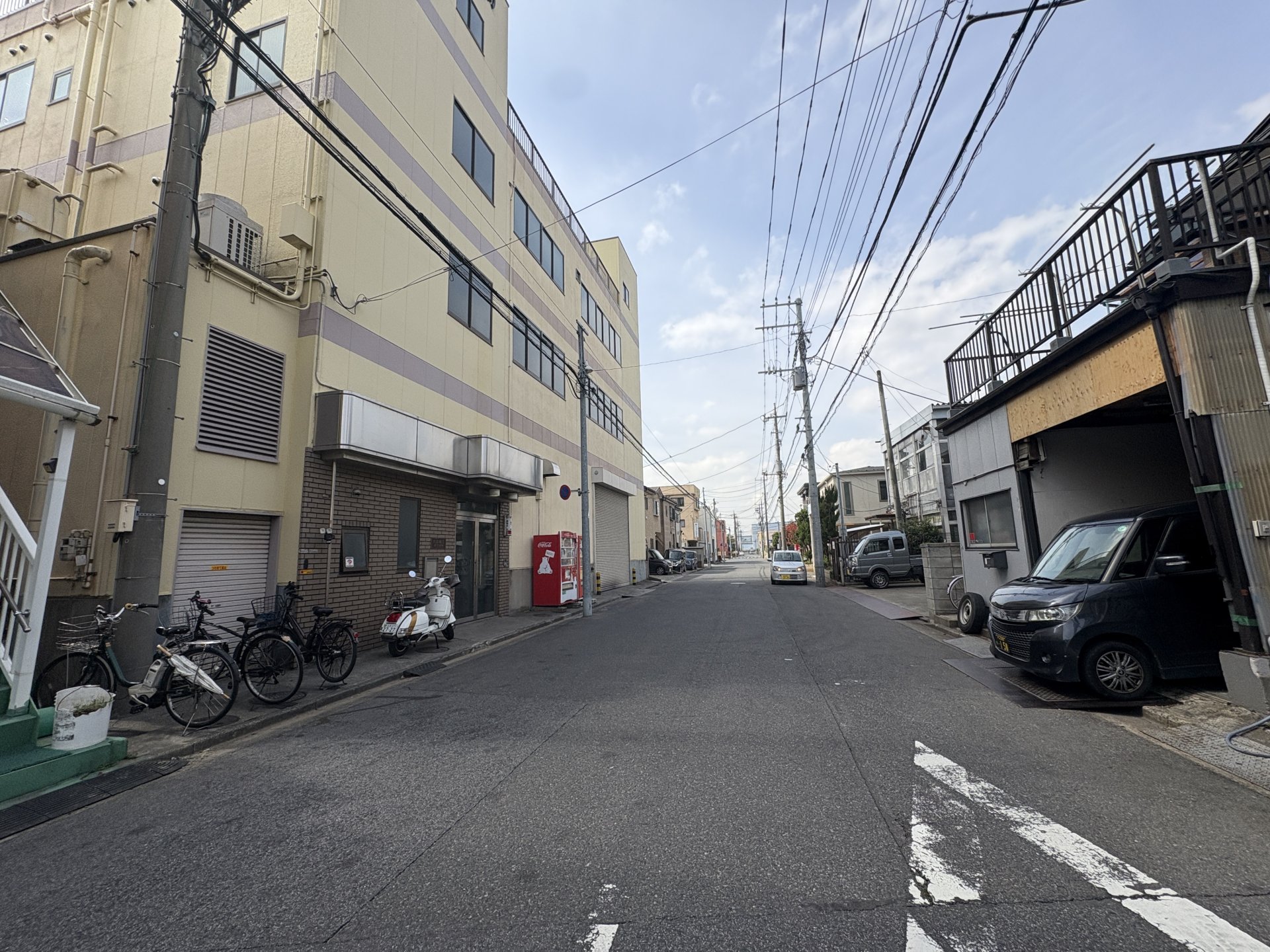 前面道路含む外観