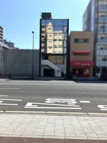 前面道路含む外観