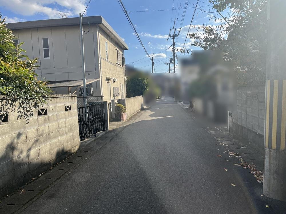 前面道路含む外観