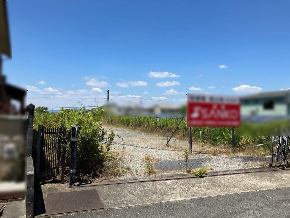 前面道路含む外観