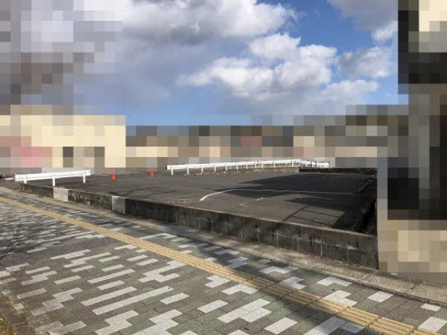 前面道路含む外観