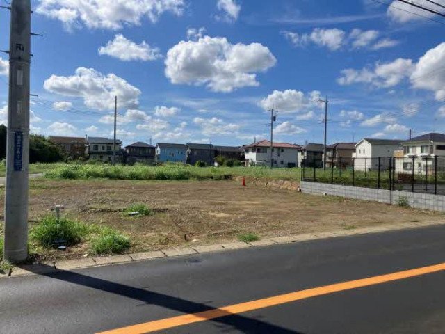 前面道路含む外観