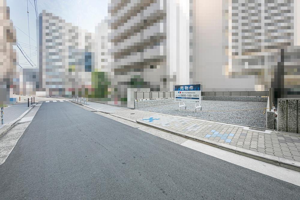 前面道路含む外観