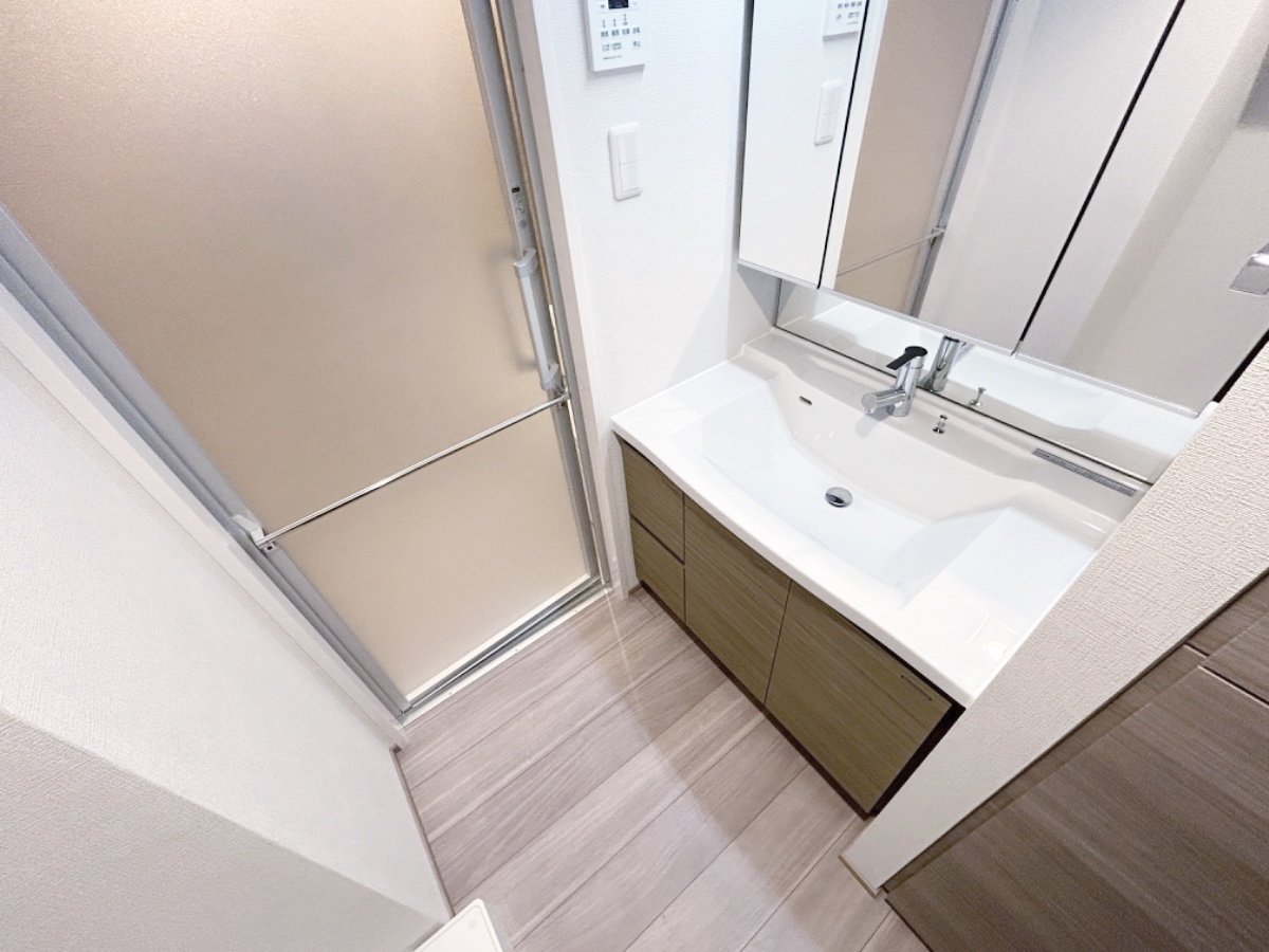 お部屋探しは株式会社 タウンハウジング までお気軽にお問合せ下さい。
クレジットカード決済・首都圏を中心直営143店舗 仲介件数全国2位の豊富な実績!諸費用・審査等・何でもご相談下さい。