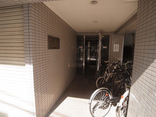 部屋探しは株式会社 タウンハウジング までお気軽にお問合せ下さい。
クレジットカード決済・首都圏を中心直営143店舗 仲介件数全国2位の豊富な実績!諸費用・審査等・何でもご相談下さい。