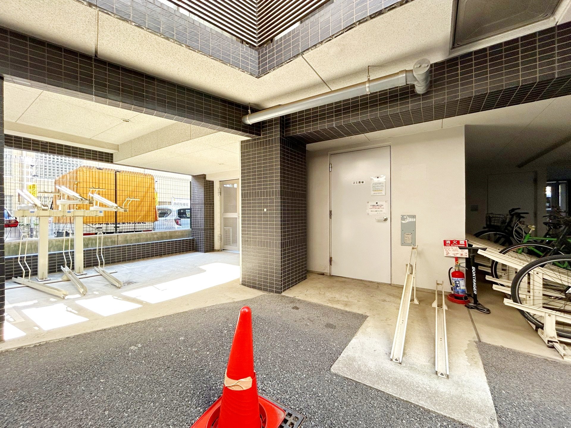 部屋探しは株式会社 タウンハウジング までお気軽にお問合せ下さい。
クレジットカード決済・首都圏を中心直営143店舗 仲介件数全国2位の豊富な実績!諸費用・審査等・何でもご相談下さい。