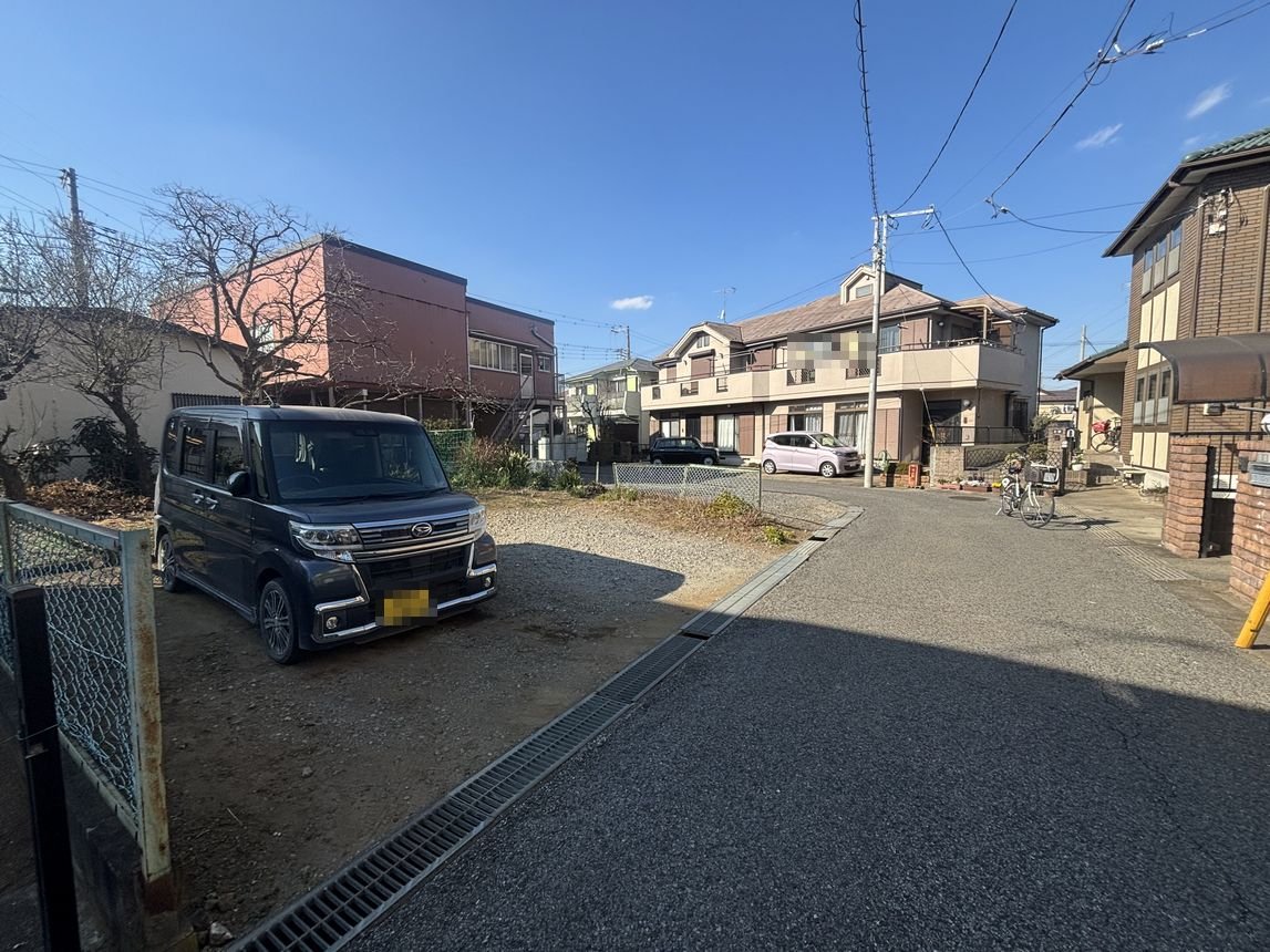 前面道路含む外観