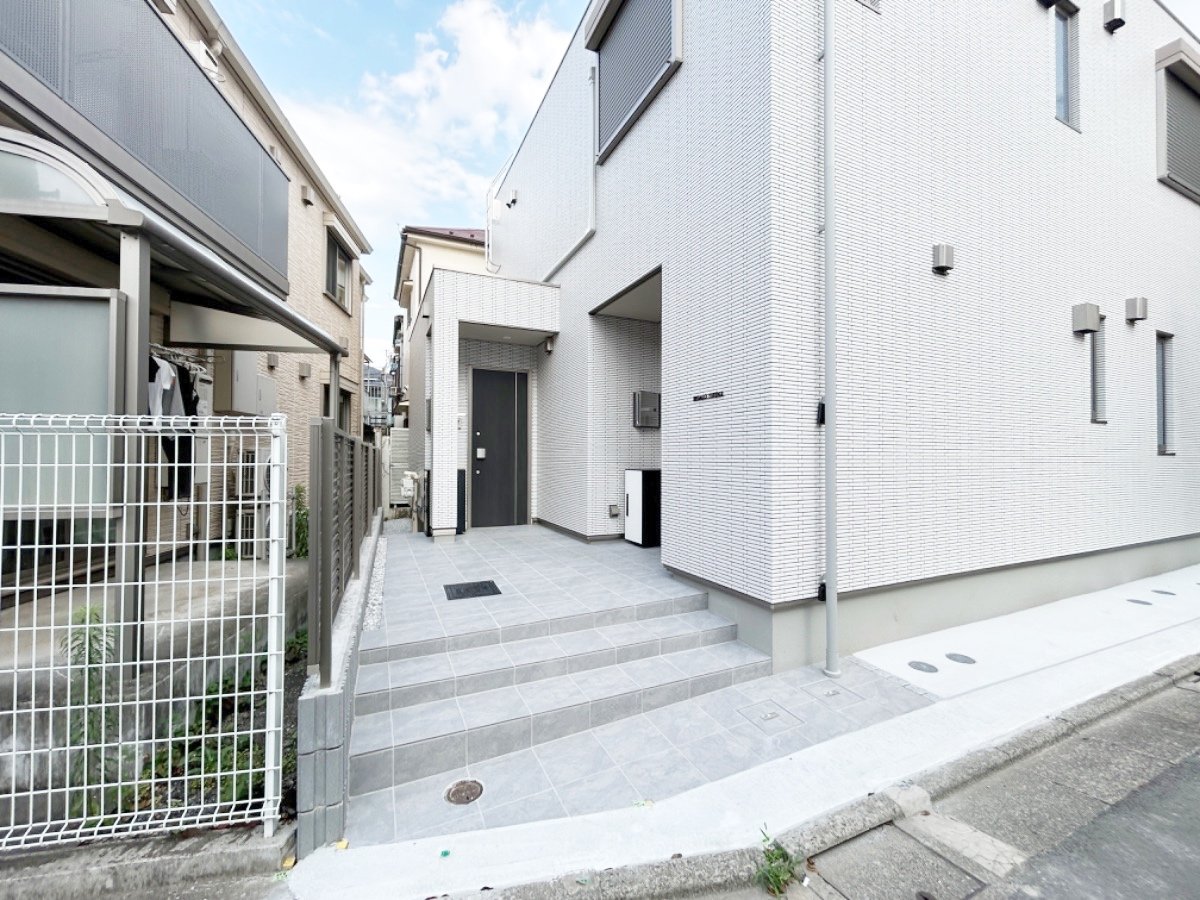 部屋探しは株式会社 タウンハウジング までお気軽にお問合せ下さい。
クレジットカード決済・首都圏を中心直営143店舗 仲介件数全国2位の豊富な実績!諸費用・審査等・何でもご相談下さい。