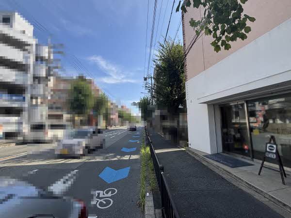 前面道路含む外観