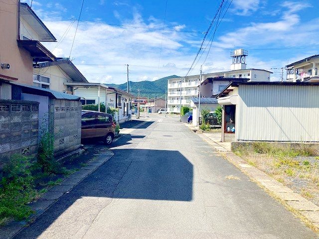 前面道路含む外観