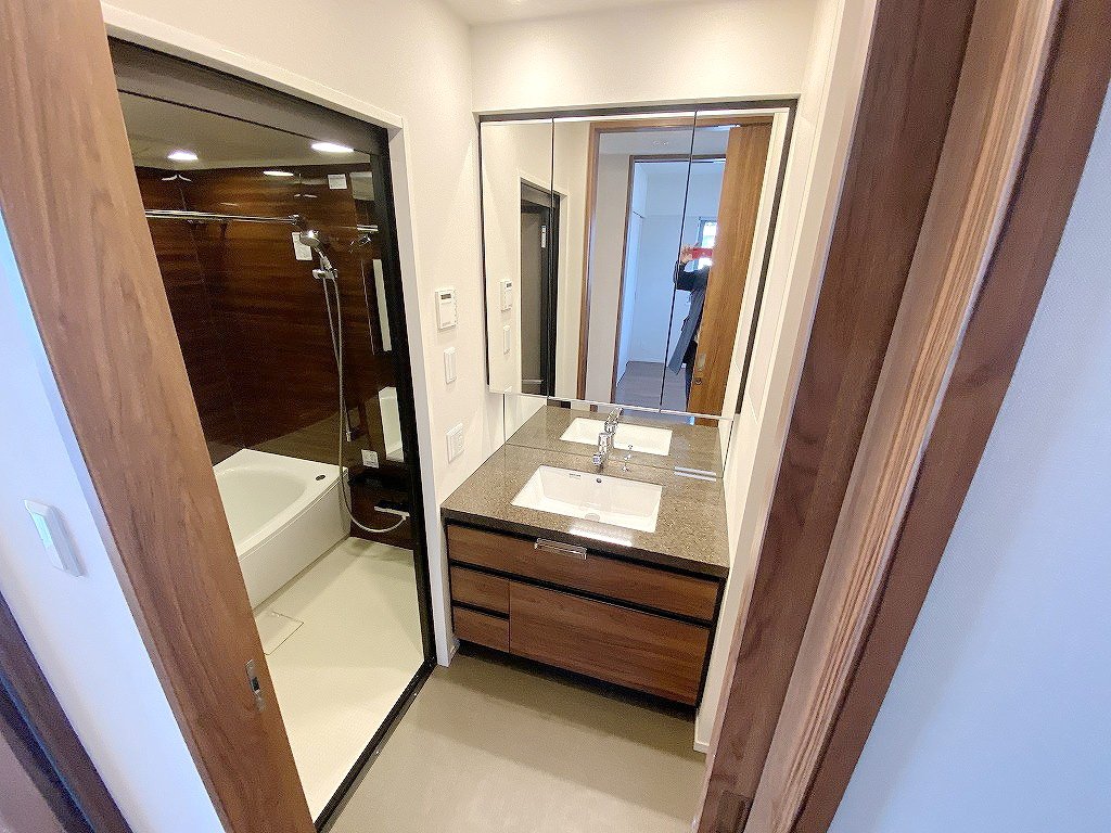 お部屋探しは株式会社 タウンハウジング までお気軽にお問合せ下さい。
クレジットカード決済・首都圏を中心直営143店舗 仲介件数全国2位の豊富な実績!諸費用・審査等・何でもご相談下さい。
