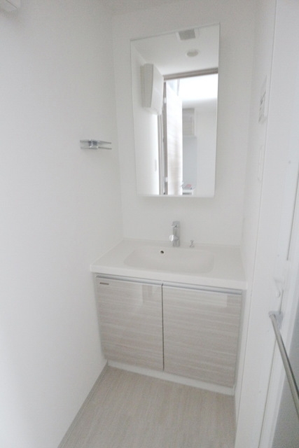 お部屋探しは株式会社 タウンハウジング までお気軽にお問合せ下さい。
クレジットカード決済・首都圏を中心直営143店舗 仲介件数全国2位の豊富な実績!諸費用・審査等・何でもご相談下さい。