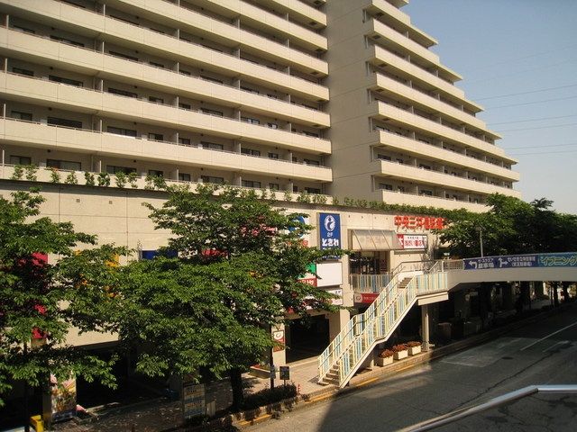 ザ・スクエア聖蹟桜ヶ丘店