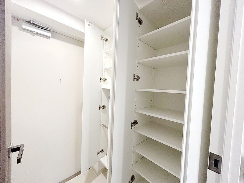 お部屋探しは株式会社 タウンハウジング までお気軽にお問合せ下さい。
クレジットカード決済・首都圏を中心直営143店舗 仲介件数全国2位の豊富な実績!諸費用・審査等・何でもご相談下さい。