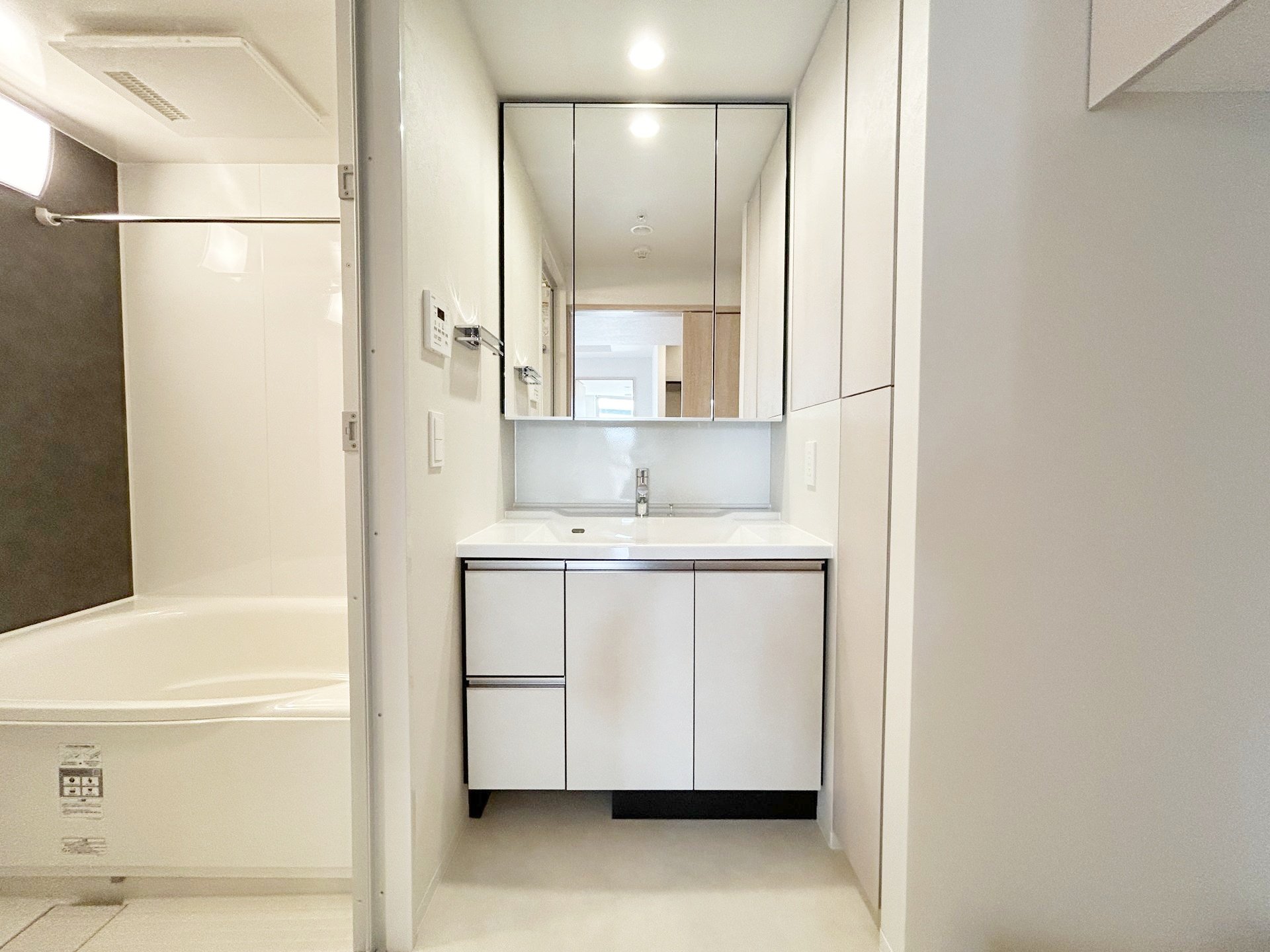 お部屋探しは株式会社 タウンハウジング までお気軽にお問合せ下さい。
クレジットカード決済・首都圏を中心直営143店舗 仲介件数全国2位の豊富な実績!諸費用・審査等・何でもご相談下さい。