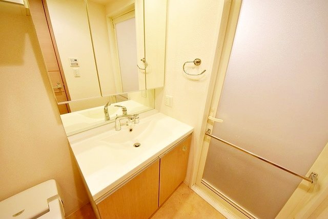 お部屋探しは株式会社 タウンハウジング までお気軽にお問合せ下さい。
クレジットカード決済・首都圏を中心直営143店舗 仲介件数全国2位の豊富な実績!諸費用・審査等・何でもご相談下さい。