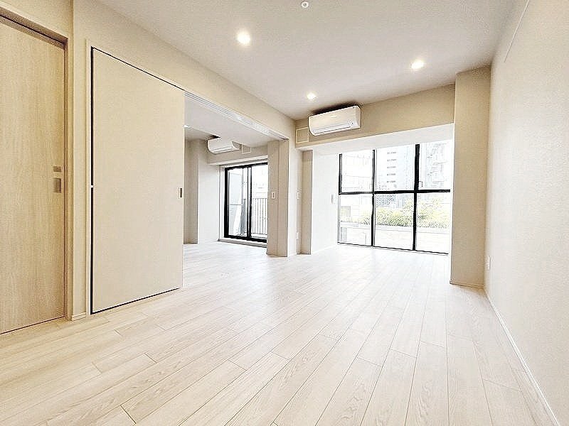 お部屋探しは株式会社 タウンハウジング までお気軽にお問合せ下さい。
クレジットカード決済・首都圏を中心直営143店舗 仲介件数全国2位の豊富な実績!諸費用・審査等・何でもご相談下さい。