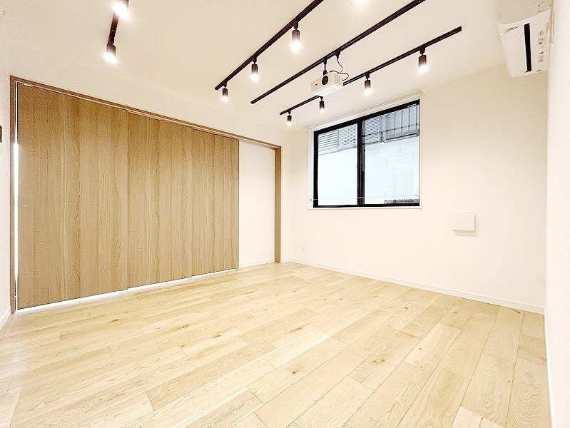 お部屋探しは株式会社 タウンハウジング までお気軽にお問合せ下さい。
クレジットカード決済・首都圏を中心直営143店舗 仲介件数全国2位の豊富な実績!諸費用・審査等・何でもご相談下さい。