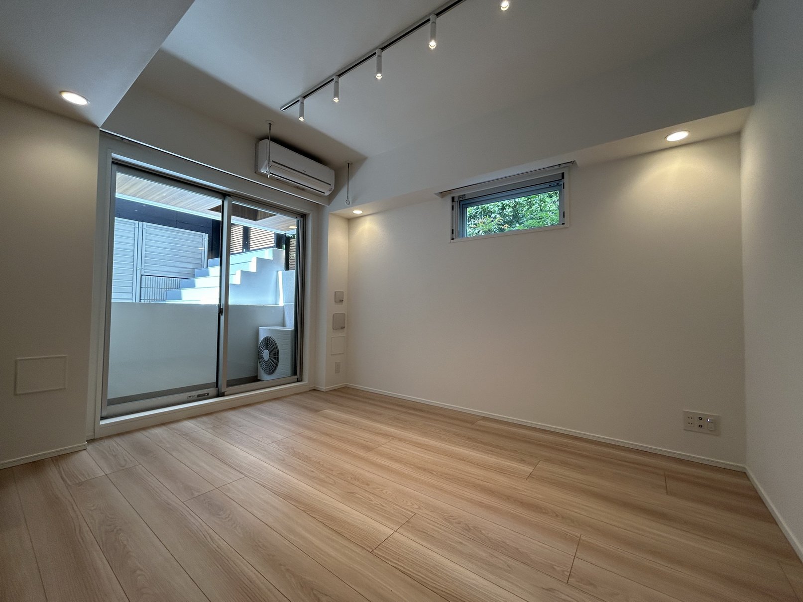 お部屋探しは株式会社 タウンハウジング までお気軽にお問合せ下さい。
クレジットカード決済・首都圏を中心直営143店舗 仲介件数全国2位の豊富な実績!諸費用・審査等・何でもご相談下さい。