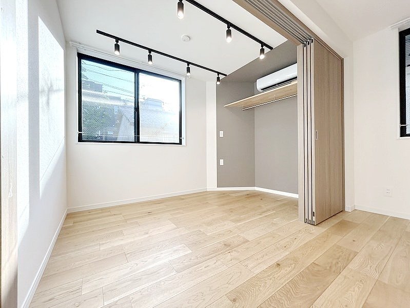 お部屋探しは株式会社 タウンハウジング までお気軽にお問合せ下さい。
クレジットカード決済・首都圏を中心直営143店舗 仲介件数全国2位の豊富な実績!諸費用・審査等・何でもご相談下さい。