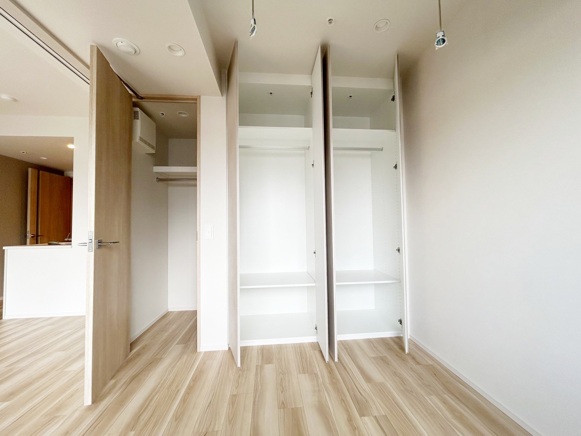 お部屋探しは株式会社 タウンハウジング までお気軽にお問合せ下さい。
クレジットカード決済・首都圏を中心直営143店舗 仲介件数全国2位の豊富な実績!諸費用・審査等・何でもご相談下さい。