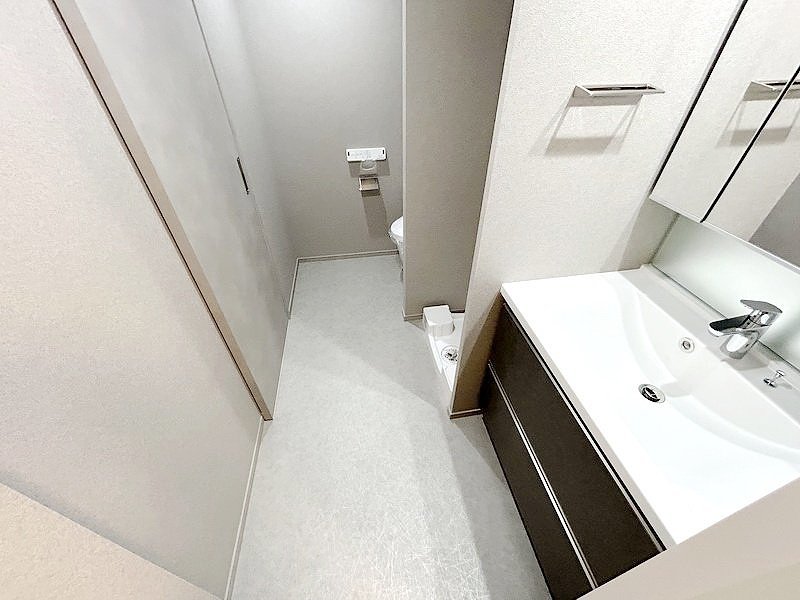 お部屋探しは株式会社 タウンハウジング までお気軽にお問合せ下さい。
クレジットカード決済・首都圏を中心直営143店舗 仲介件数全国2位の豊富な実績!諸費用・審査等・何でもご相談下さい。