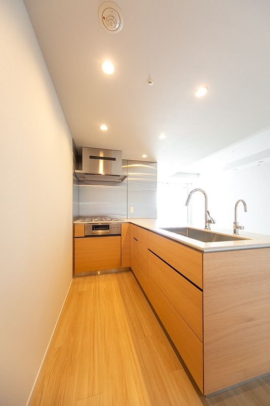 お部屋探しは株式会社 タウンハウジング までお気軽にお問合せ下さい。
クレジットカード決済・首都圏を中心直営143店舗 仲介件数全国2位の豊富な実績!諸費用・審査等・何でもご相談下さい。