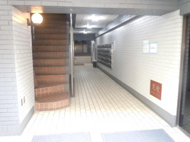 部屋探しは株式会社 タウンハウジング までお気軽にお問合せ下さい。
クレジットカード決済・首都圏を中心直営143店舗 仲介件数全国2位の豊富な実績!諸費用・審査等・何でもご相談下さい。