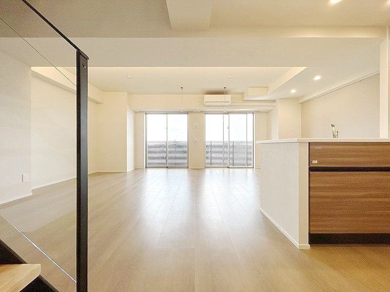 部屋探しは株式会社 タウンハウジング までお気軽にお問合せ下さい。
クレジットカード決済・首都圏を中心直営143店舗 仲介件数全国2位の豊富な実績!諸費用・審査等・何でもご相談下さい。