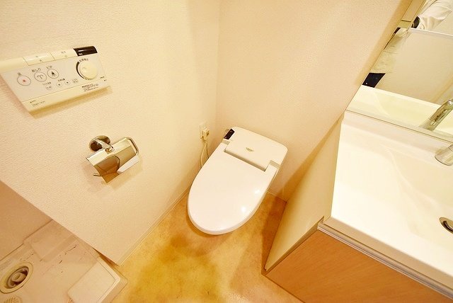 お部屋探しは株式会社 タウンハウジング までお気軽にお問合せ下さい。
クレジットカード決済・首都圏を中心直営143店舗 仲介件数全国2位の豊富な実績!諸費用・審査等・何でもご相談下さい。