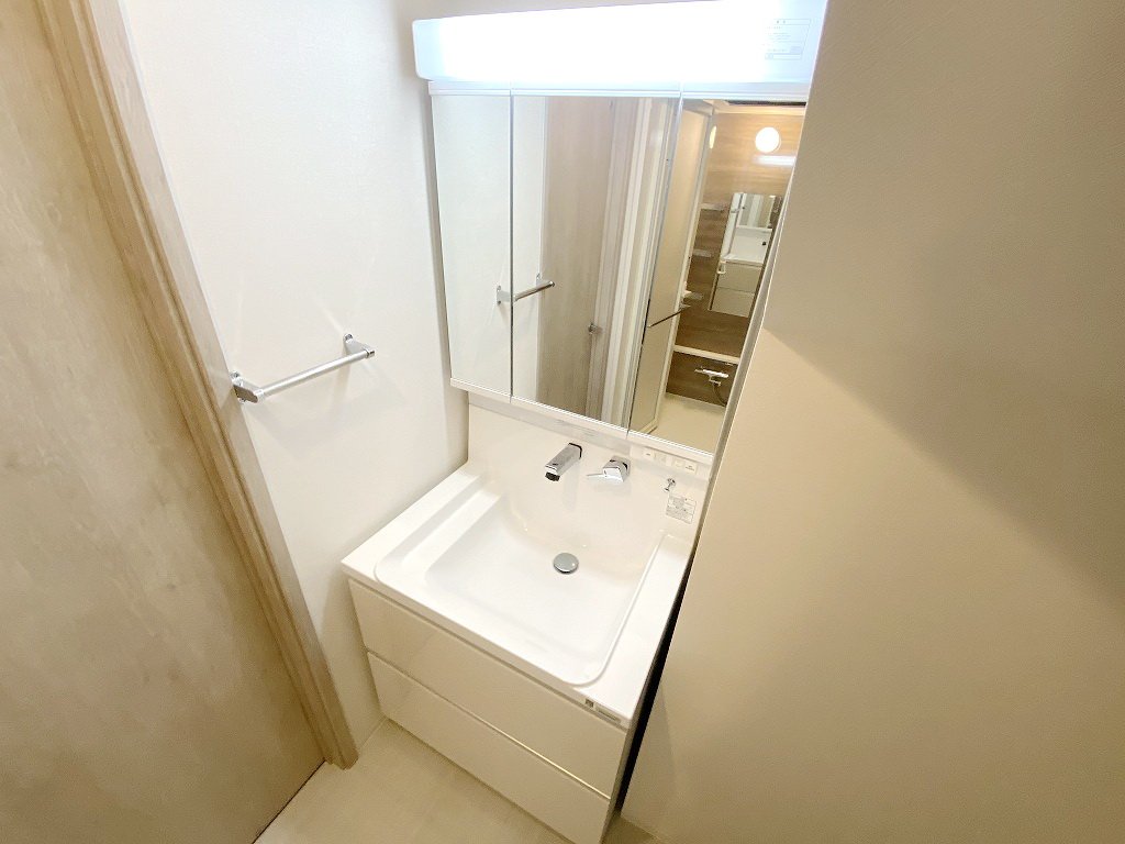 お部屋探しは株式会社 タウンハウジング までお気軽にお問合せ下さい。
クレジットカード決済・首都圏を中心直営143店舗 仲介件数全国2位の豊富な実績!諸費用・審査等・何でもご相談下さい。