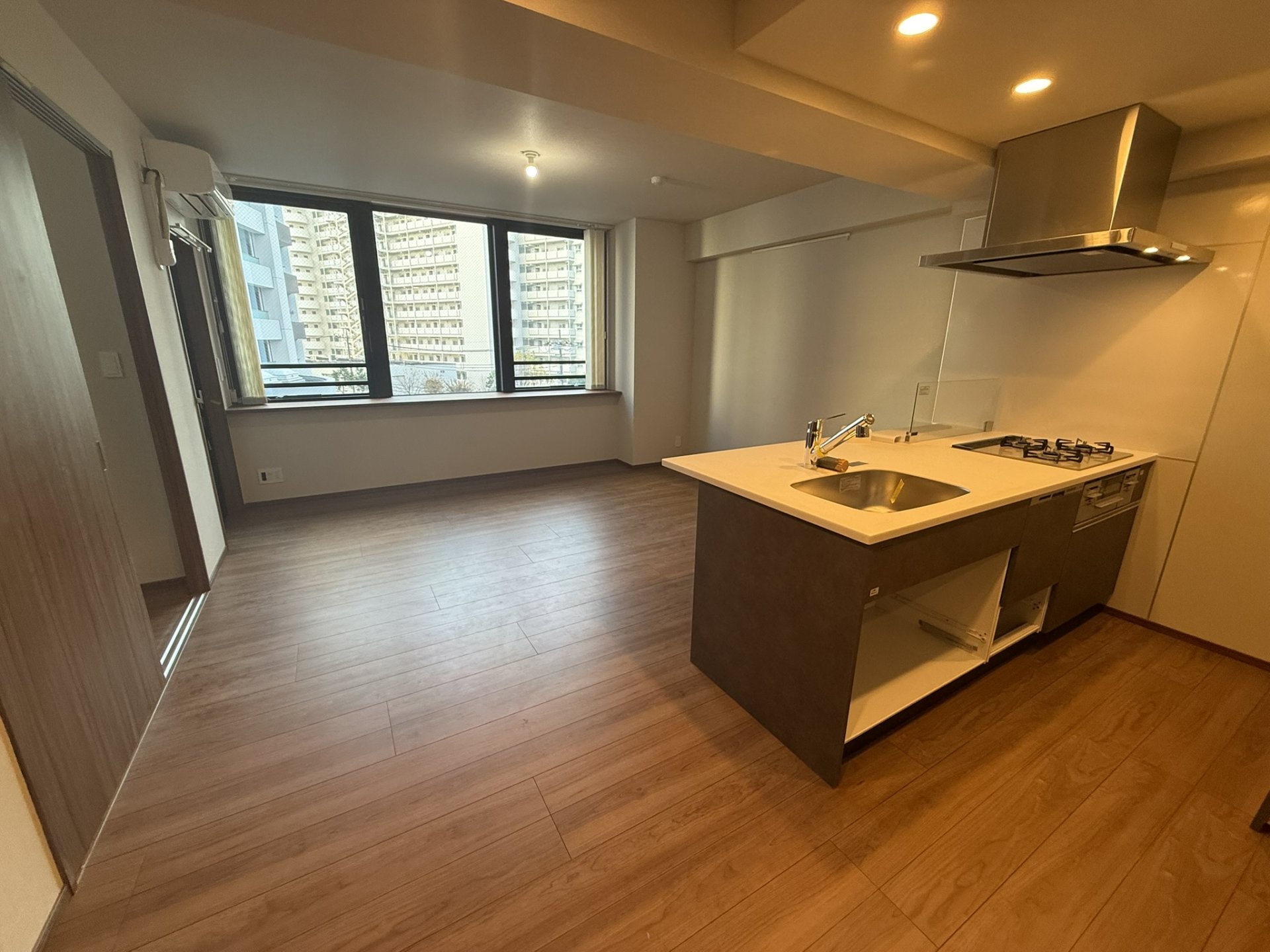 お部屋探しは株式会社 タウンハウジング までお気軽にお問合せ下さい。
クレジットカード決済・首都圏を中心直営143店舗 仲介件数全国2位の豊富な実績!諸費用・審査等・何でもご相談下さい。