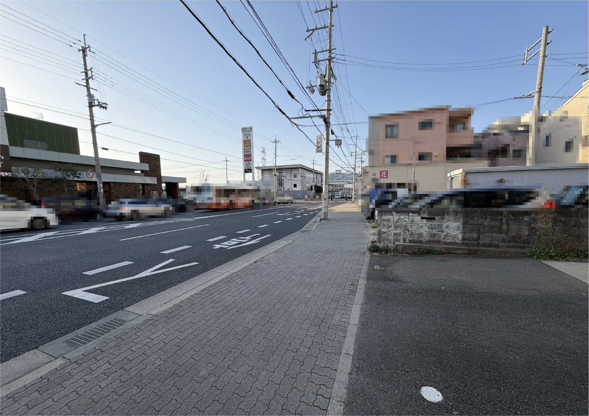 前面道路含む外観