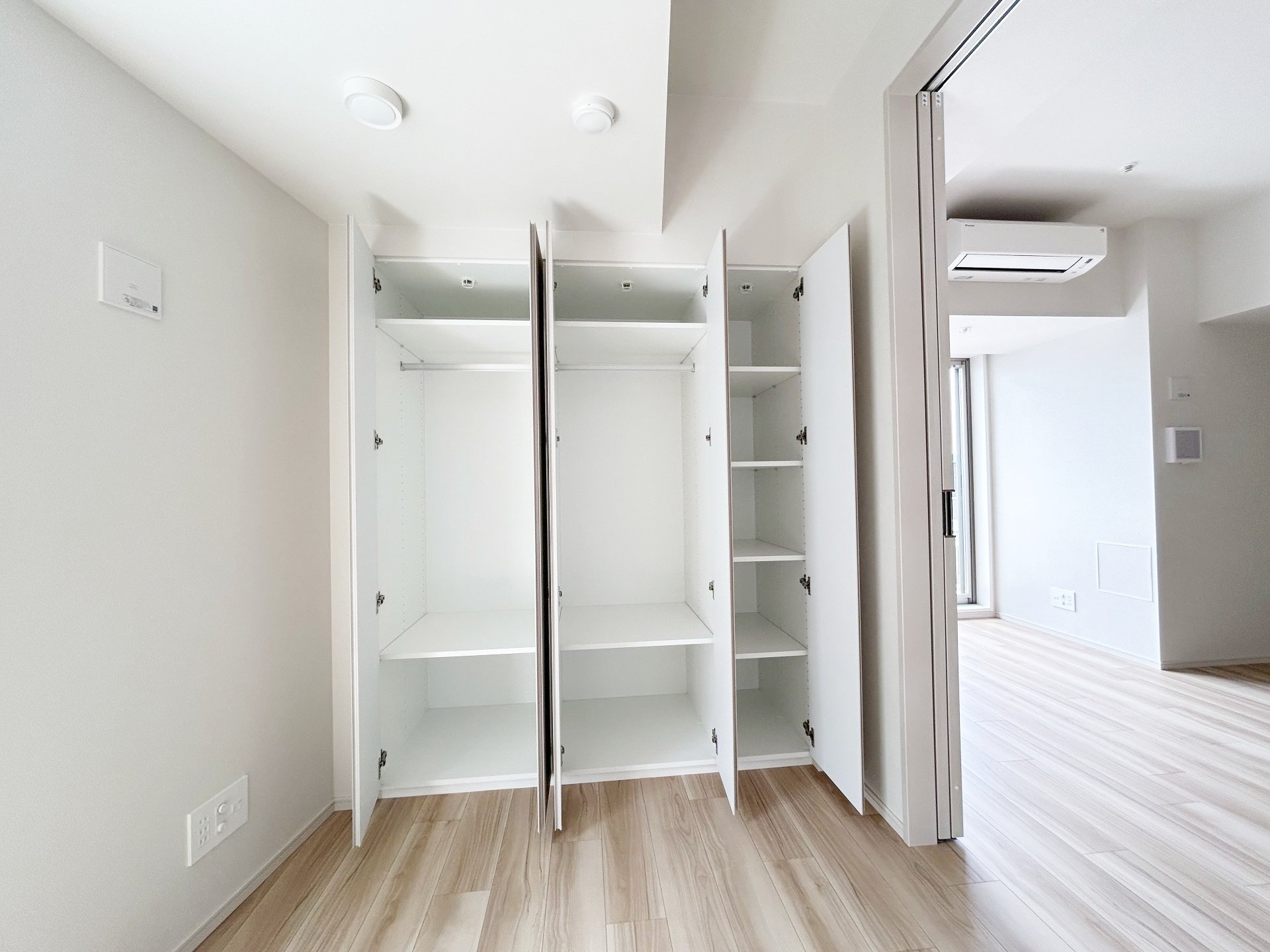 お部屋探しは株式会社 タウンハウジング までお気軽にお問合せ下さい。
クレジットカード決済・首都圏を中心直営143店舗 仲介件数全国2位の豊富な実績!諸費用・審査等・何でもご相談下さい。