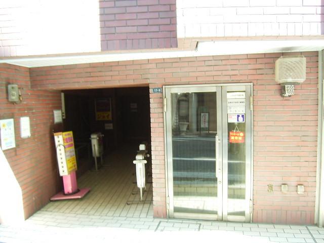 部屋探しは株式会社 タウンハウジング までお気軽にお問合せ下さい。
クレジットカード決済・首都圏を中心直営143店舗 仲介件数全国2位の豊富な実績!諸費用・審査等・何でもご相談下さい。