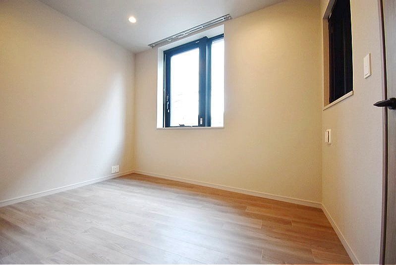 お部屋探しは株式会社 タウンハウジング までお気軽にお問合せ下さい。
クレジットカード決済・首都圏を中心直営143店舗 仲介件数全国2位の豊富な実績!諸費用・審査等・何でもご相談下さい。