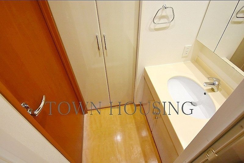 お部屋探しは株式会社 タウンハウジング までお気軽にお問合せ下さい。
クレジットカード決済・首都圏を中心直営143店舗 仲介件数全国2位の豊富な実績!諸費用・審査等・何でもご相談下さい。