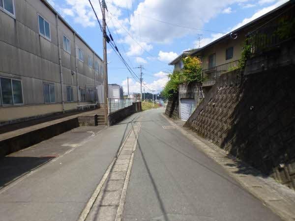 前面道路含む外観