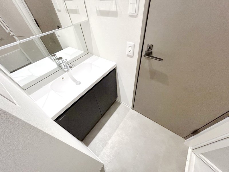 お部屋探しは株式会社 タウンハウジング までお気軽にお問合せ下さい。
クレジットカード決済・首都圏を中心直営143店舗 仲介件数全国2位の豊富な実績!諸費用・審査等・何でもご相談下さい。