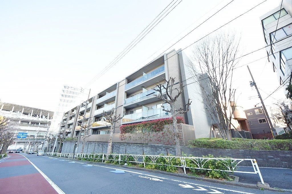 お部屋探しは株式会社 タウンハウジング までお気軽にお問合せ下さい。
クレジットカード決済・首都圏を中心直営143店舗 仲介件数全国2位の豊富な実績!諸費用・審査等・何でもご相談下さい。