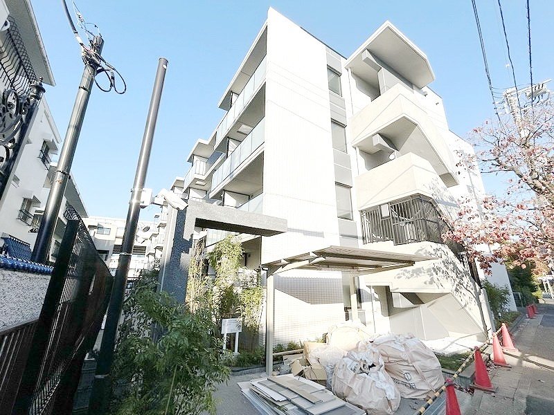 お部屋探しは株式会社 タウンハウジング までお気軽にお問合せ下さい。
クレジットカード決済・首都圏を中心直営143店舗 仲介件数全国2位の豊富な実績!諸費用・審査等・何でもご相談下さい。