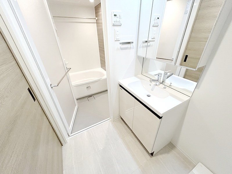 お部屋探しは株式会社 タウンハウジング までお気軽にお問合せ下さい。
クレジットカード決済・首都圏を中心直営143店舗 仲介件数全国2位の豊富な実績!諸費用・審査等・何でもご相談下さい。