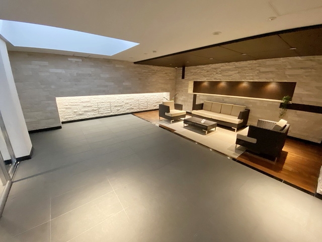 お問合せは(株)タウンハウジングレジデンス事業部 赤坂店・恵比寿店までお問合せ下さい。