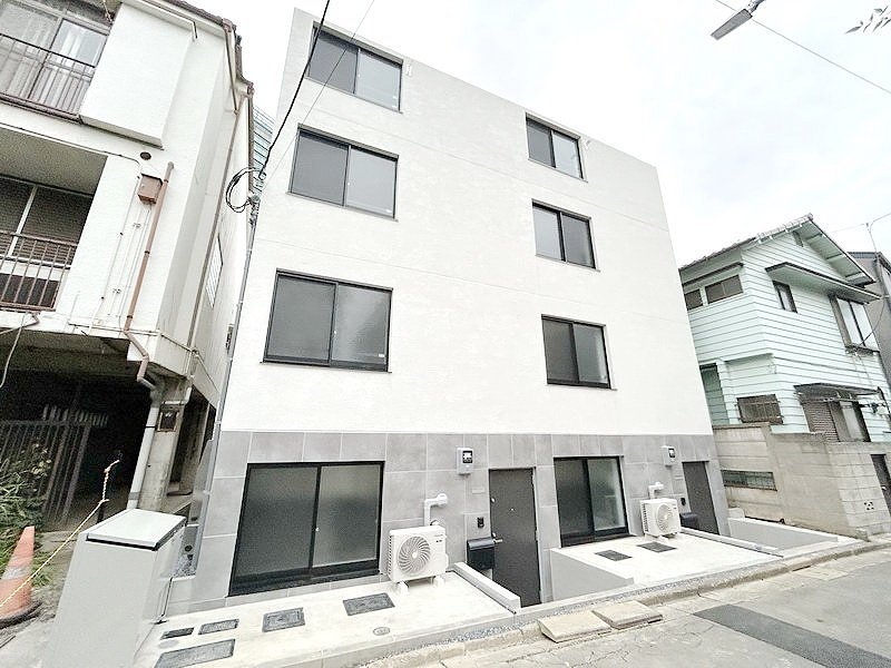 お部屋探しは株式会社 タウンハウジング までお気軽にお問合せ下さい。
クレジットカード決済・首都圏を中心直営143店舗 仲介件数全国2位の豊富な実績!諸費用・審査等・何でもご相談下さい。