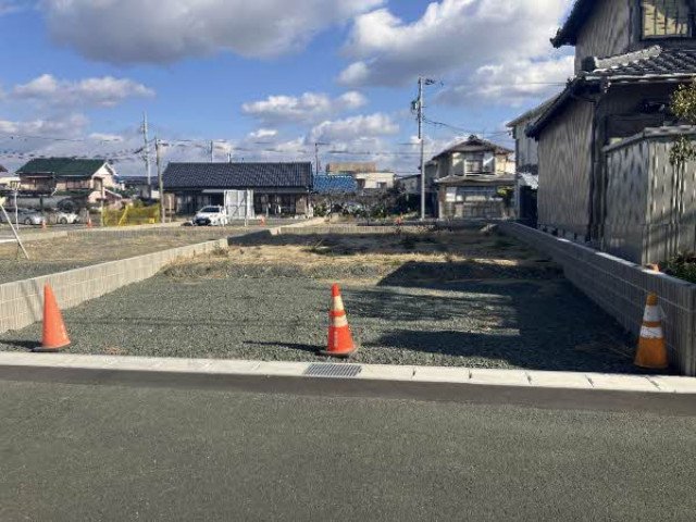 前面道路含む外観