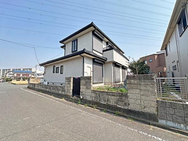 前面道路含む外観