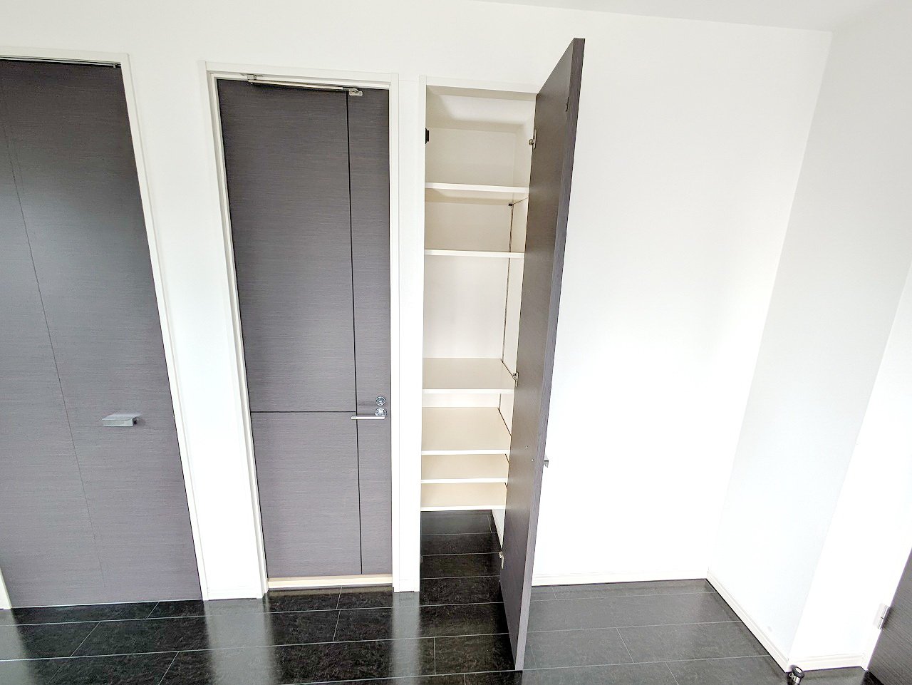 お問合せは(株)タウンハウジングレジデンス事業部【03-5563-9055】までお気軽にお問合せ下さい。